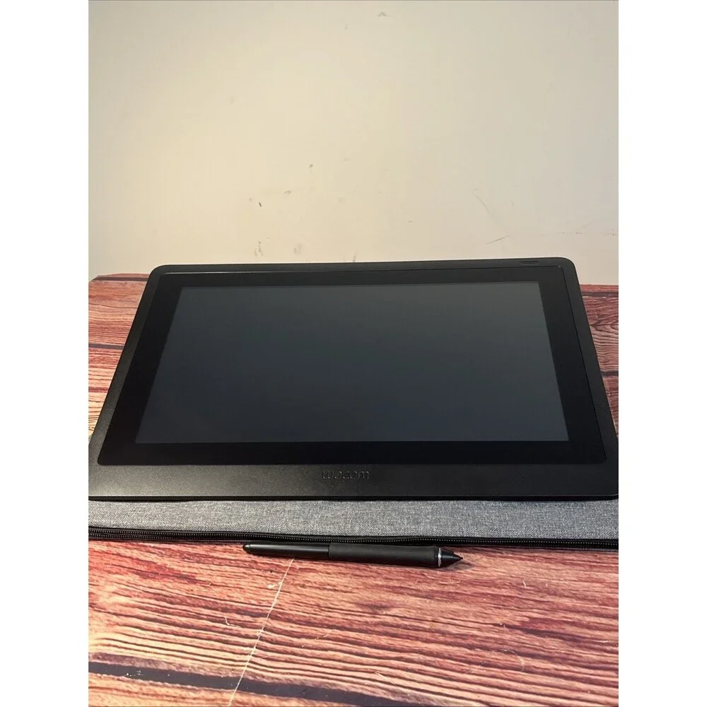 Wacom - Cintiq 16 Creative Pen Display Drawing Tablet / Black / DTK1660K0A
